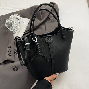 Brand New Women Faux Leather Bucket Shoulder Messager Handbag /Black